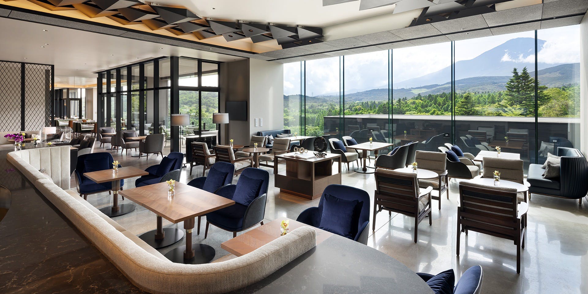 TROFEO ラウンジ／富士スピードウェイホテル