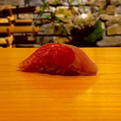 厳選食材で握る本格鮨