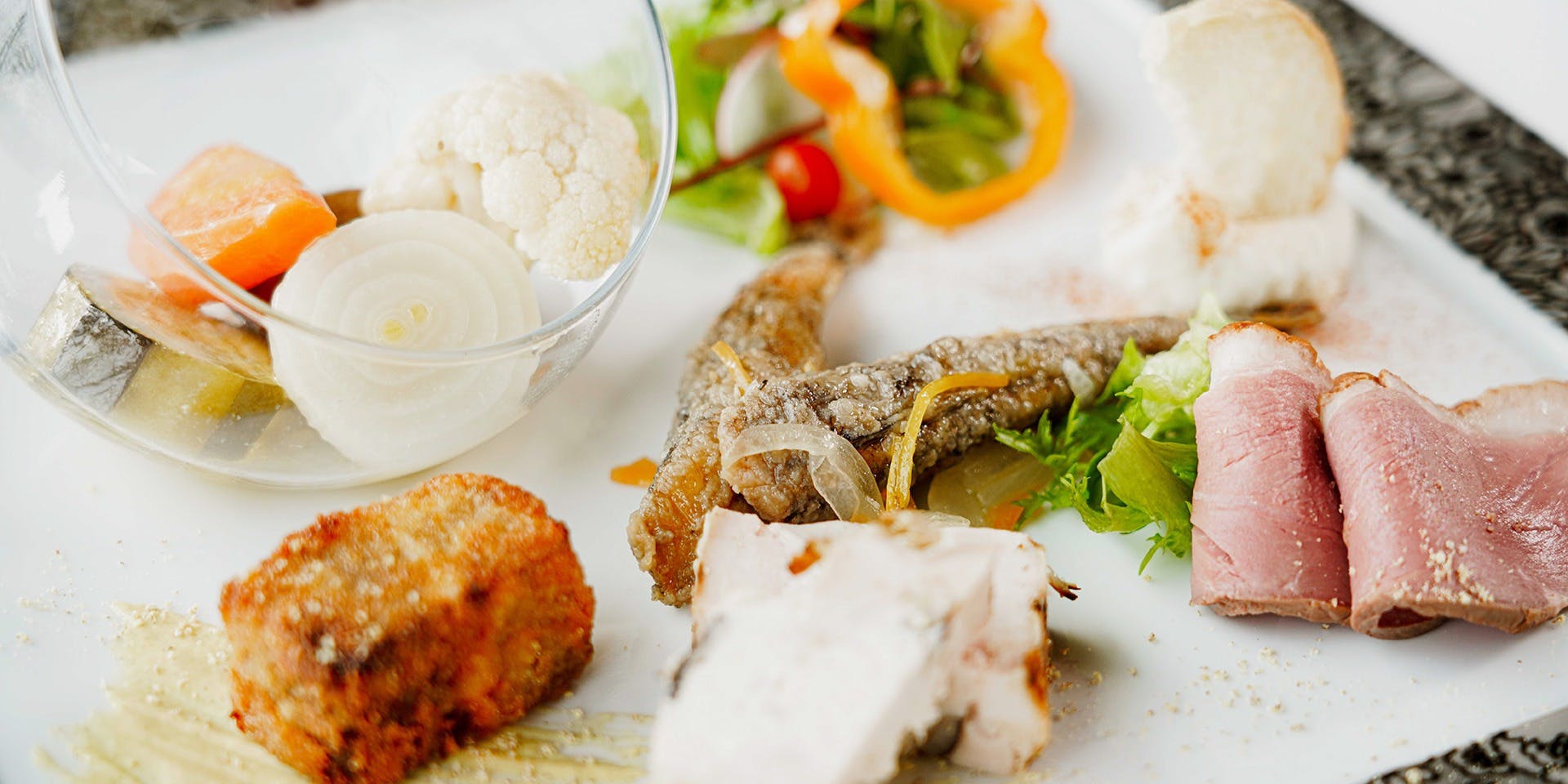 薪焼と鉄板焼き フォレスト（薪焼と鉄板焼き FOREST）