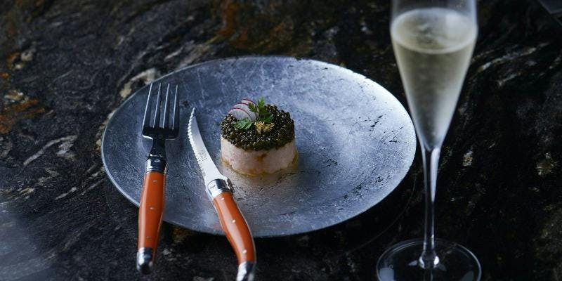 【Xmas2025】特別な方と過ごす鉄板焼き屋のクリスマスディナー＋選べる乾杯ドリンク付き