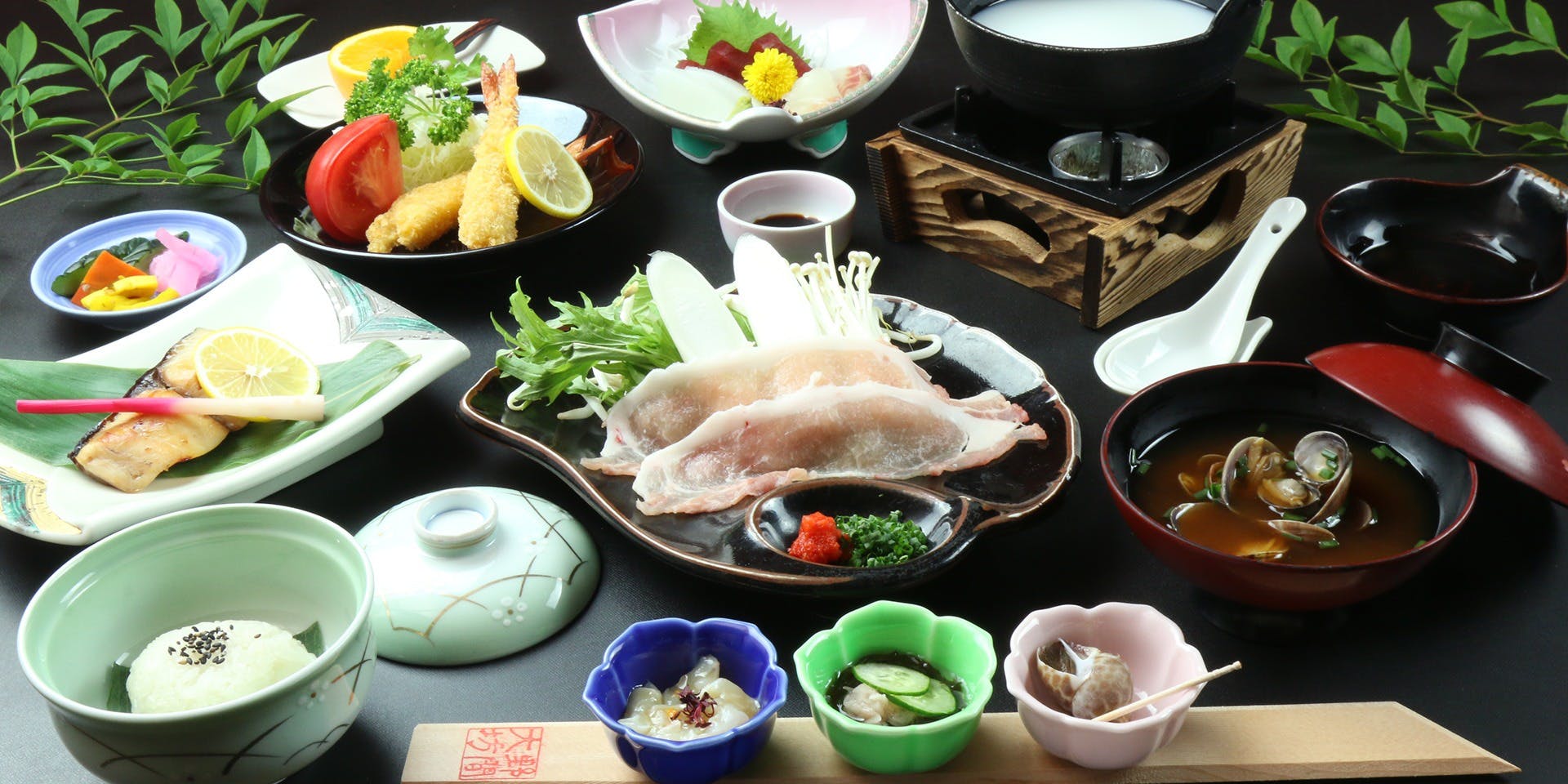 お食事処／ ふぐと活魚料理の宿 やまに旅館 - 画像8