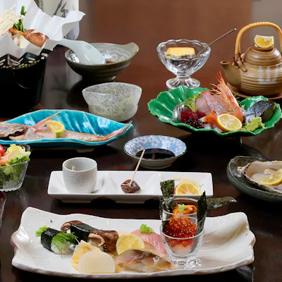 新鮮さと季節感にあふれる料理の数々