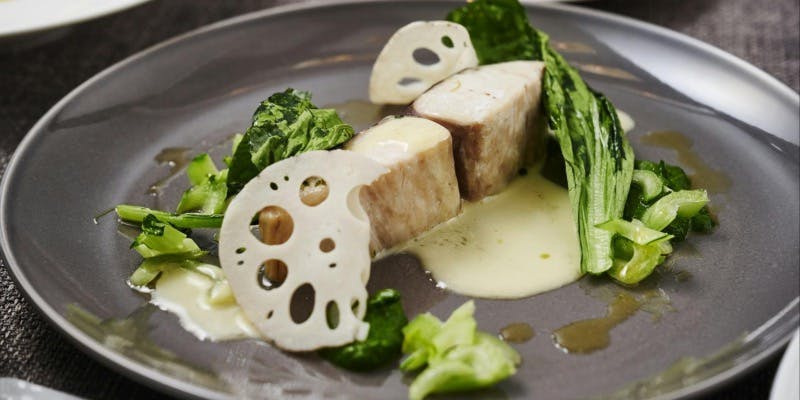 【紅葉ディナー】紅葉が鑑賞できる店内で！選べるメインなど全5皿＋1ドリンク