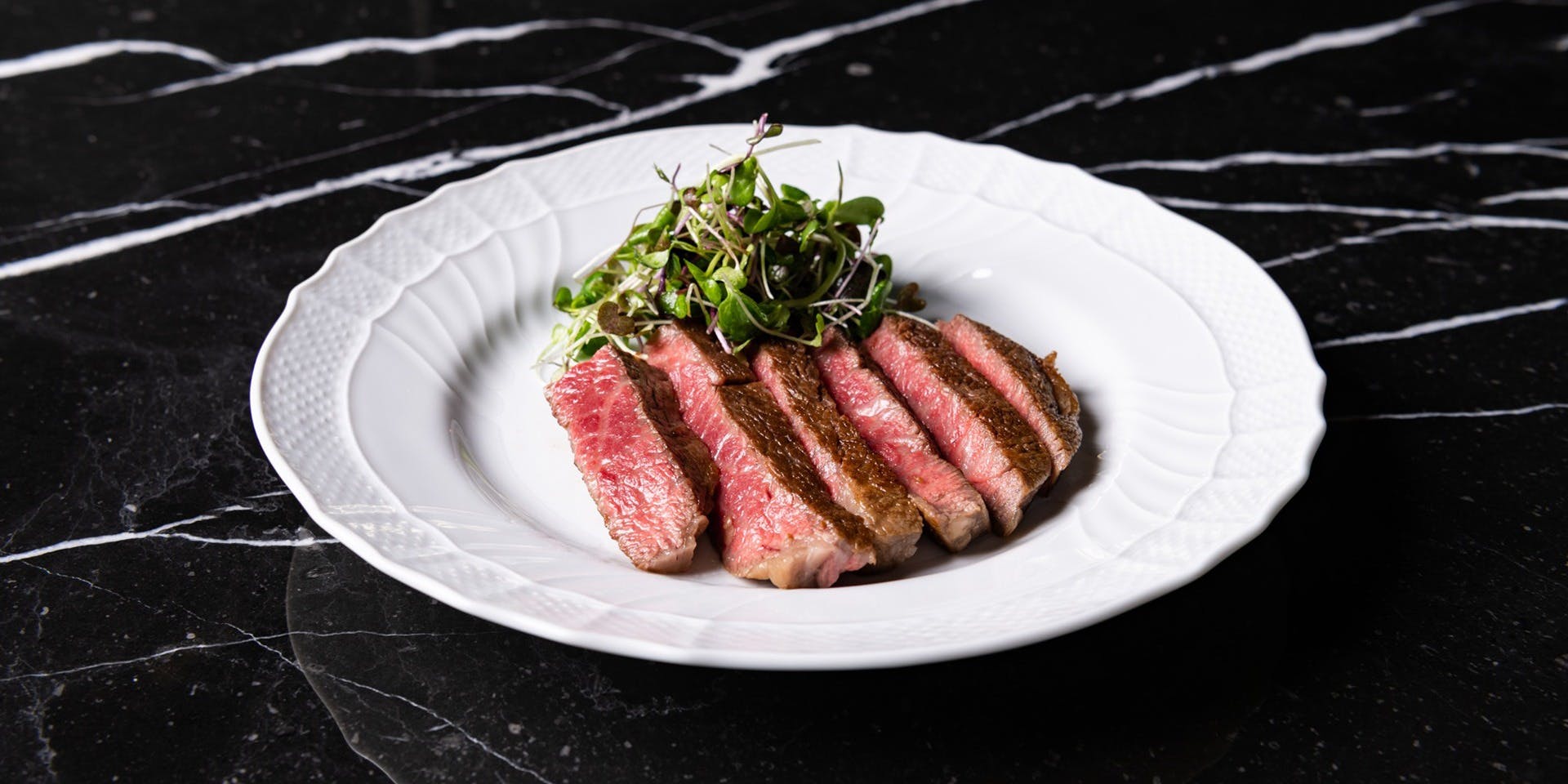 STVV LOUNGE（エスティヴィーヴィー ラウンジ）