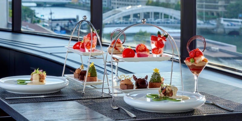 【クリスマスver.】いちごvsチョコレートアフタヌーンティーランチ・メイン料理付き（12/19～25）