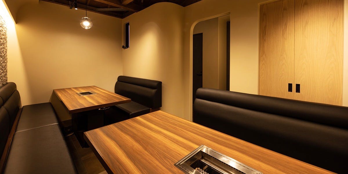 焼肉ホルモン 新井屋 にかい