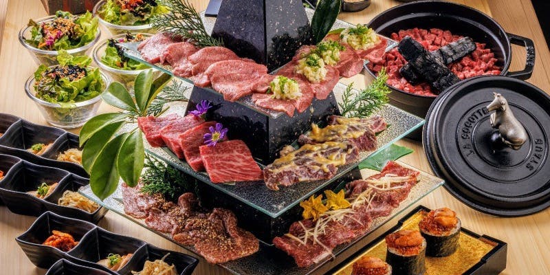 Xmas2025【クリスマスタワーコース】12/19～25限定。厳選和牛は名物「肉タワー」高級食材も使用したコース