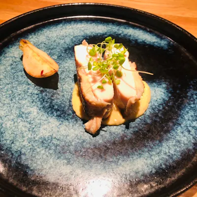 食材の面白さを考えた、自由な発想の料理