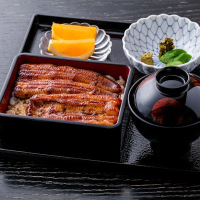 伝統の秘伝だれで焼き上げた、上質で旨味溢れる鰻