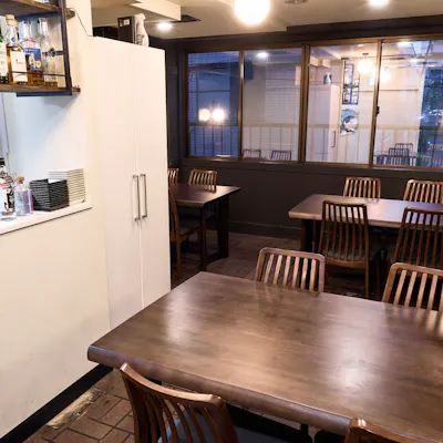 落ち着いた雰囲気の店内