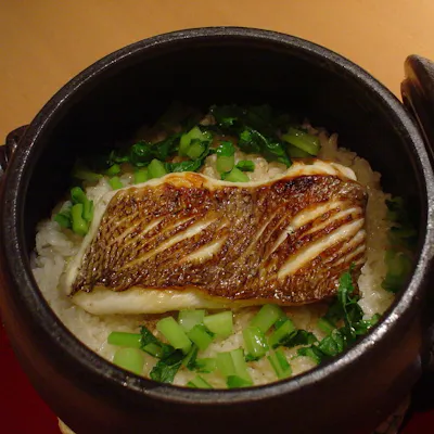 旬の厳選食材が織りなす本格関西風和食。名物「土鍋炊き天然鯛めし」と四季の味覚