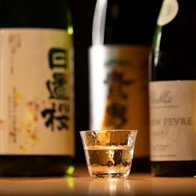 通も唸る厳選された銘酒が勢揃い。お好みに合せたペアリングも。