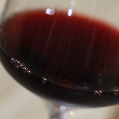 厳選ワインをリーズナブルに