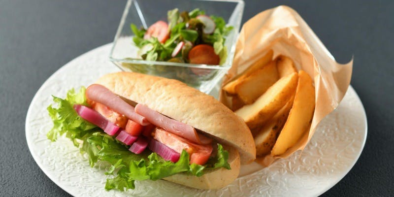 ジャンボブランのクロワッサンサンド＋コーヒーなど1ドリンク（平日）