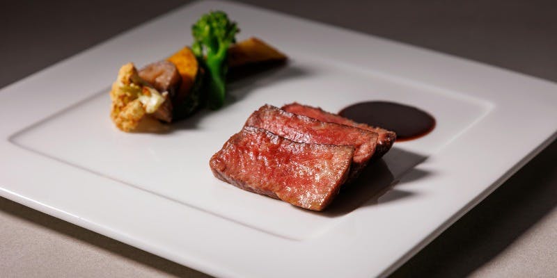 VMG CAFE 九段会館テラス Kudan Kaikan Terrace 【桜×春の味覚】桜鯛の