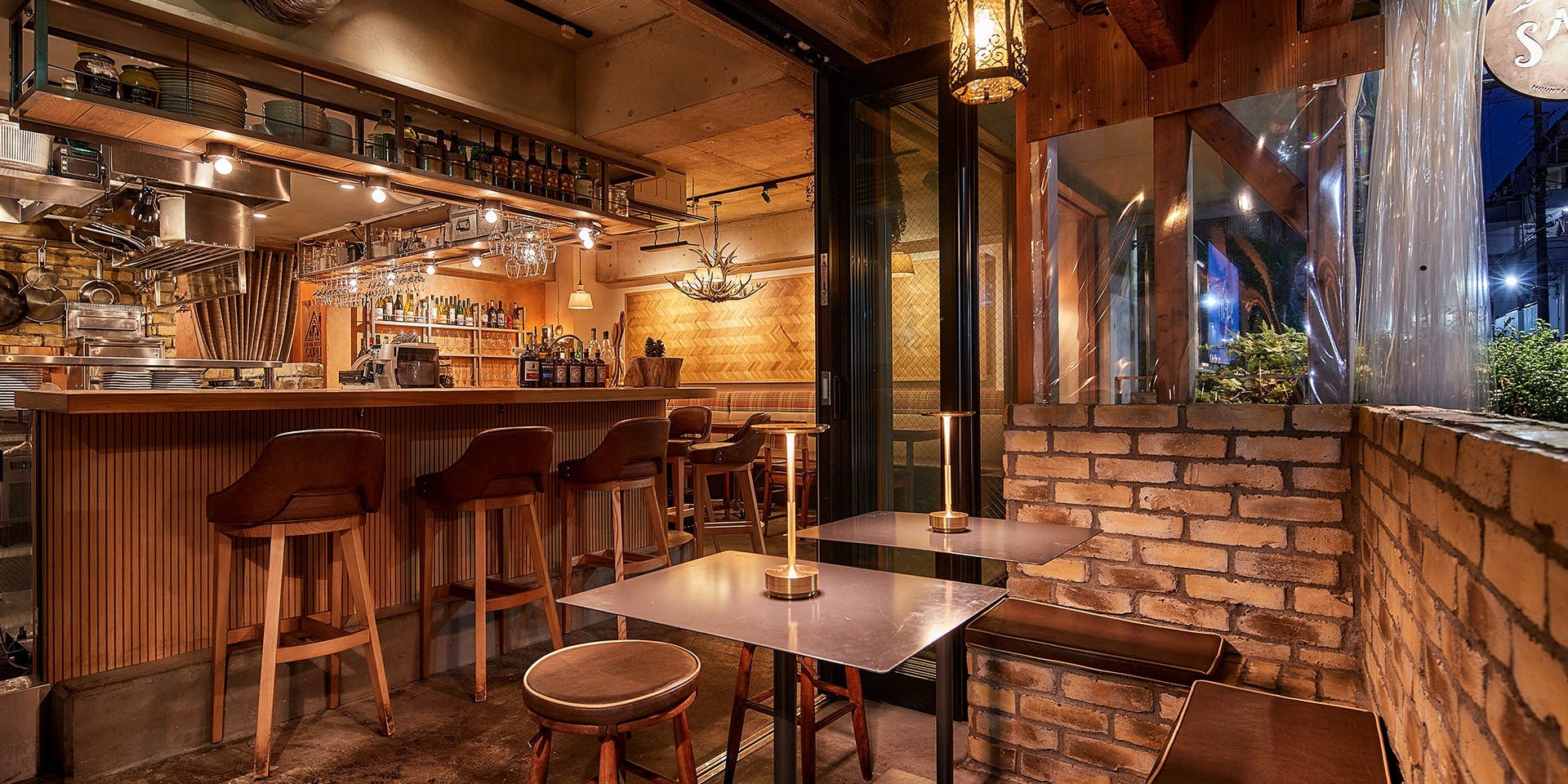 LODGE BISTRO SARU 1枚目