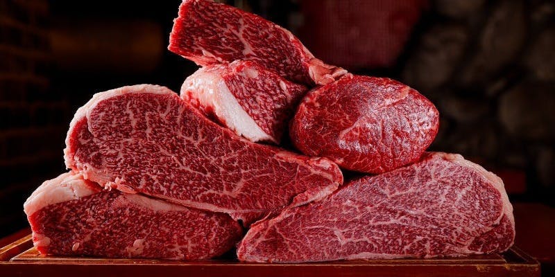 【アニバーサリーコース】黒毛和牛と国産牛の2種食べ比べやユッケなど肉づくしな全8品