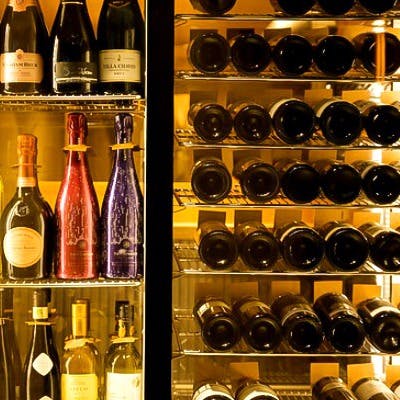 豊富に取りそろえる厳選ワイン