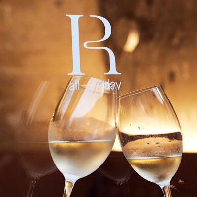 ナチュールワインをメインに厳選したワインの数々