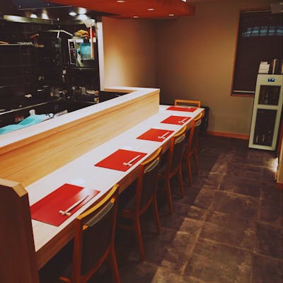 落ち着いた雰囲気の店内