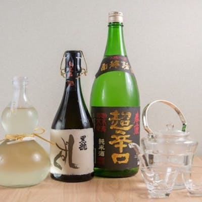 利き酒師である店主自らがセレクトする日本酒
