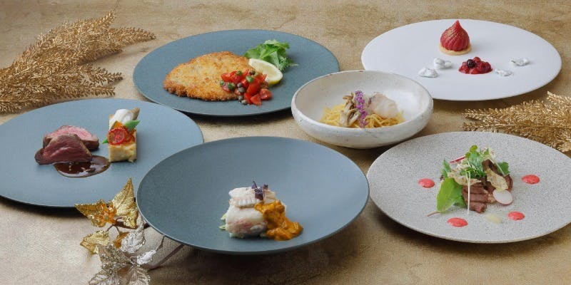 【Xmas2025】全4品選べるメインのクリスマス限定ランチコース＋カフェフリーフロー