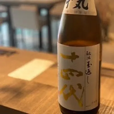 全国各地の厳選日本酒や料理を引き立てるワイン
