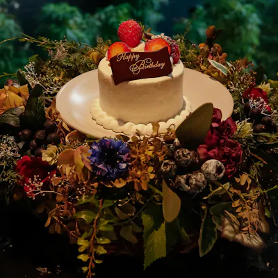 メッセージを添えた花束ケーキのプレゼントはいかがでしょう。