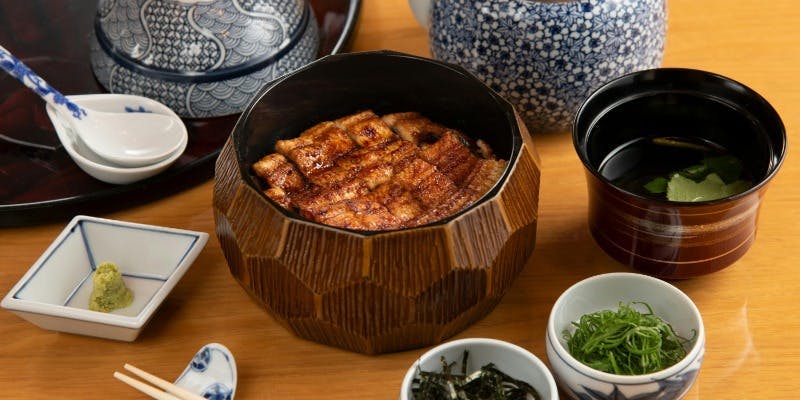 【ランチ】ひつまぶし＋お堀望む和みのゆったりカウンター