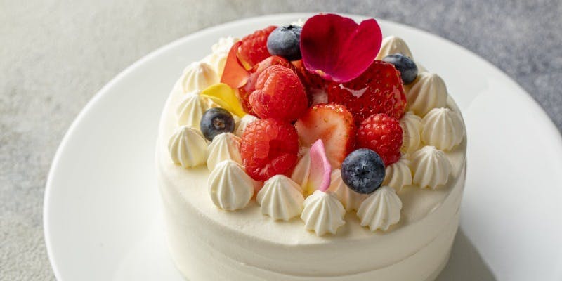 レイトクリスマスプラン＋ホールケーキとグラスシャンパンまたはカクテル付き（3席限定窓際席確約）