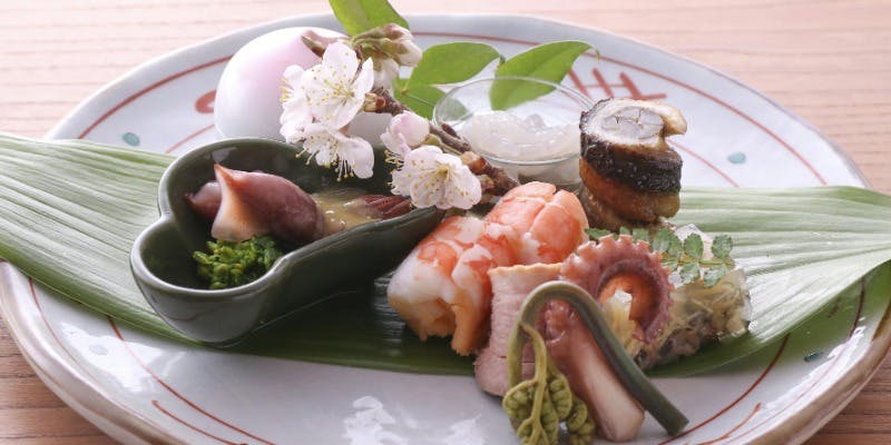 【秋のおすすめ】はつねコース　ズワイガニ・松茸・鱧・鮑・新米の釜めしなど全9品（カウンター席）