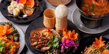 美食の宝庫！タイ東北地方イーサンの郷土料理を中心としたワット・マハタートコース - Asiatique銀座店