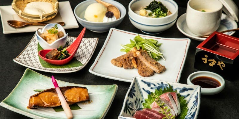 「歌」川島豆腐店のざる豆腐、もち豚など、定番メニューをカジュアルに味わえるコース＋2時間飲み放題