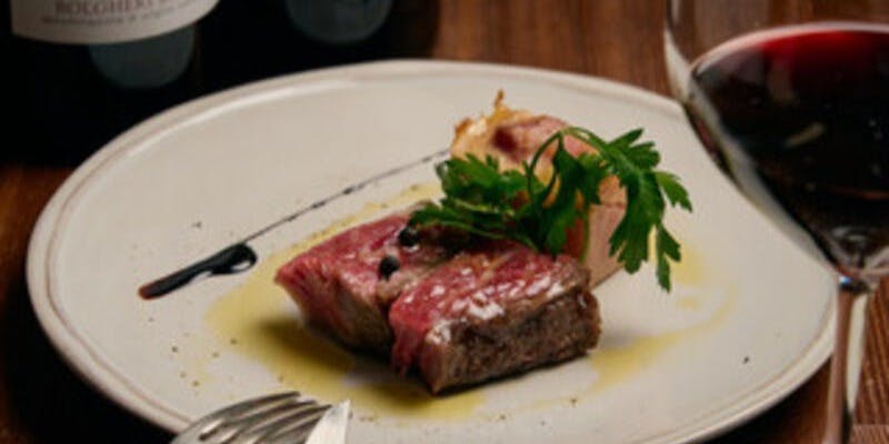 会食や記念日にも！【お得なお肉コース】お肉の炭火焼とミニ前菜の全6皿