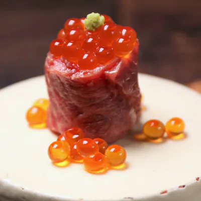 当店名物「牡蠣肉」と「にくら(にく+いくら)」に舌鼓
