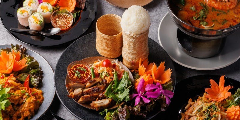 【忘年会に】タイ東北地方郷土料理を中心としたワット・マハタートコース＋3時間飲み放題