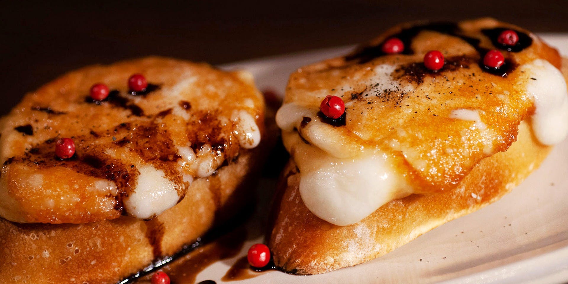 焼鳥とワイン ソバヤノニカイ