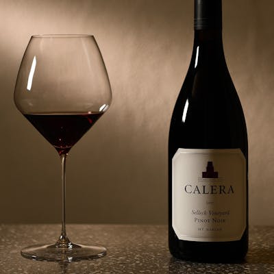 多彩な味わいを揃えた、選りすぐりのワイン・日本酒で乾杯