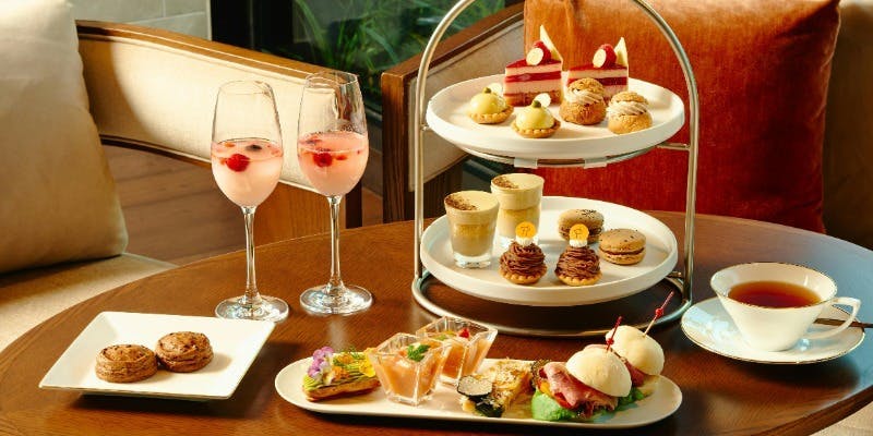 【土日祝限定】ピエール・エルメ・パリ コラボ Afternoon Tea ＋乾杯用グラスシャンパン