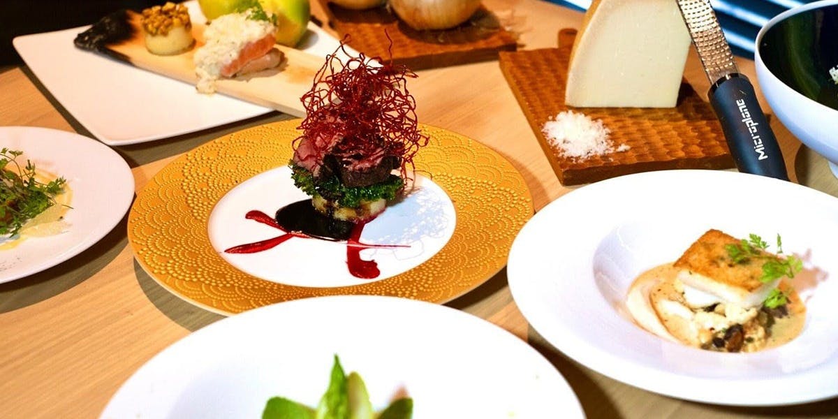 Bar Dining FIVE Arrows（バーダイニングファイブアローズ）
