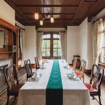 完全個室で、庭園を眺めながら愉しめる歴史と季節の恵みを堪能