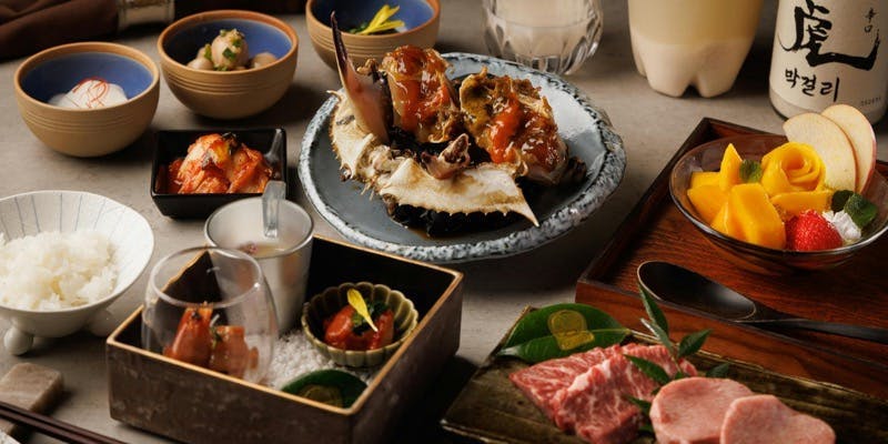 国産渡蟹のカンジャンケジャンがメイン焼肉もついた【＜旬＞のお任せ】コース＋2時間飲み放題