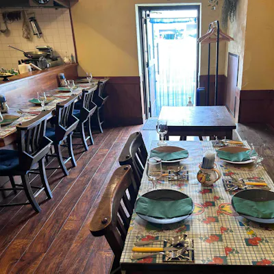 落ち着いた雰囲気の店内