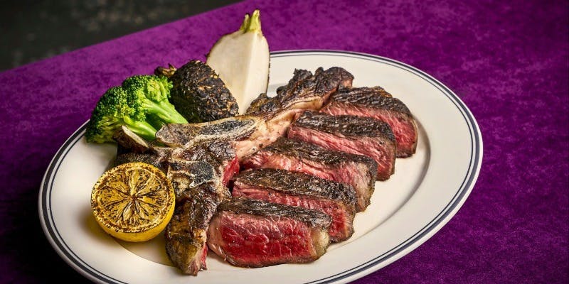 【New York】サラダ、熟成国産牛サーロインステーキなど全5品