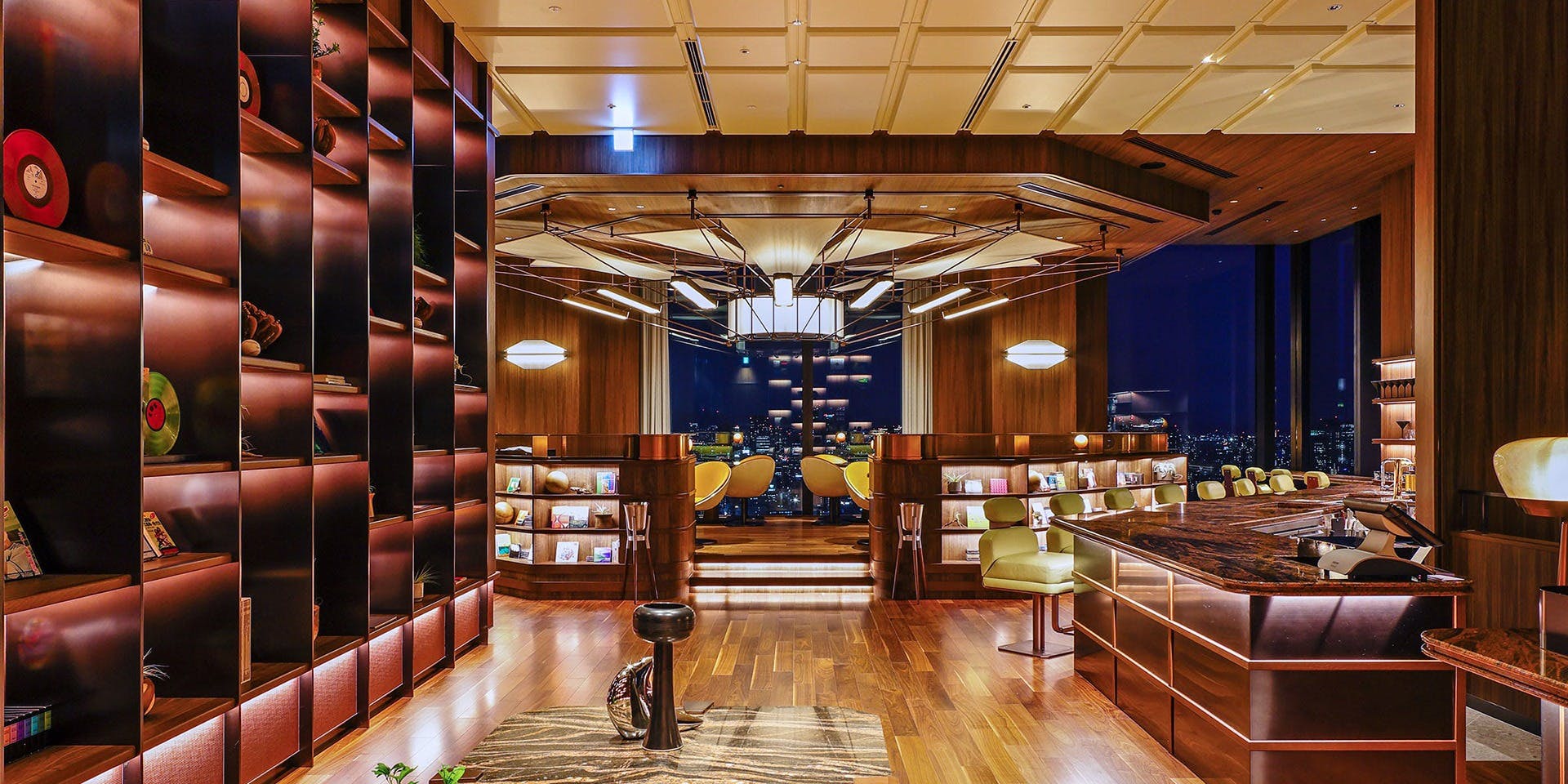 スモーク&スピン (スモーク アンド スピン センタラグランドホテル スモーク&スピン (スモーク アンド スピン センタラグランドホテル