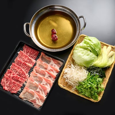 薬膳コンシェルジュ監修の薬膳鍋を数種類ご用意