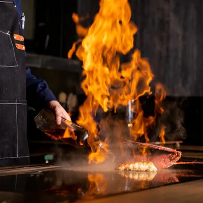大人の隠れ家レストラン豪華なお食事をお愉しみください