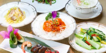 【期間限定コースB】大海老のチリソースやずわい蟹肉入り海鮮スープ含む4000円 - 創作料理 YAESU BISTRO