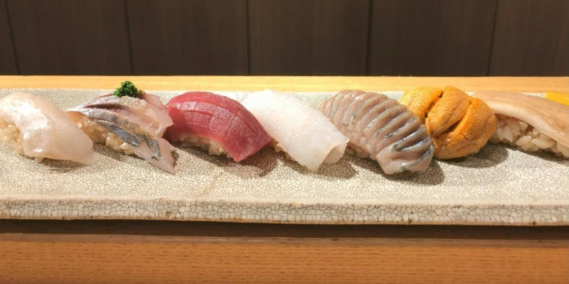 【梅コース：お鮨・おつまみ全18品】季節の恵みを気軽に味わう＋1ドリンク：WEB特典