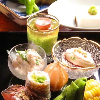 アットホームな店内で伝統を大切にした日本料理を